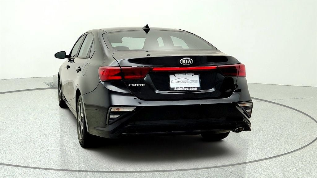 Used 2019 Kia Forte LXS FWD image 6