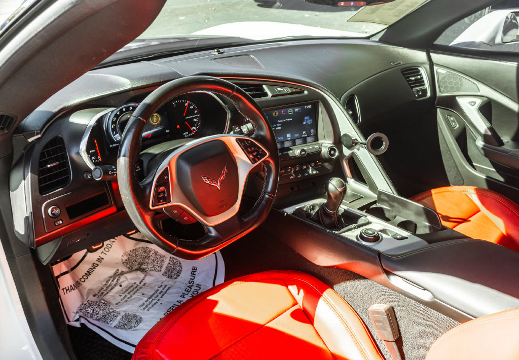 Used 2019 Chevrolet Corvette Stingray Coupe w/ Carbon Flash Badge Package RWD image 11