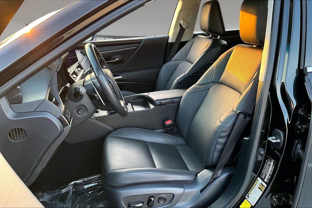 Used 2024 Lexus ES 300h w/ Premium Package FWD image 19