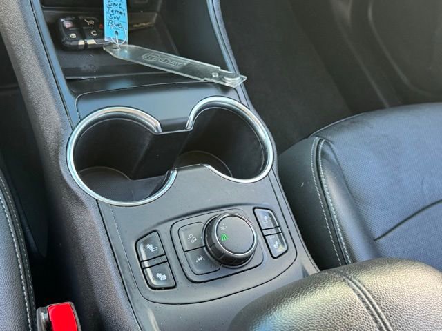 Used 2024 GMC Terrain SLT image 22