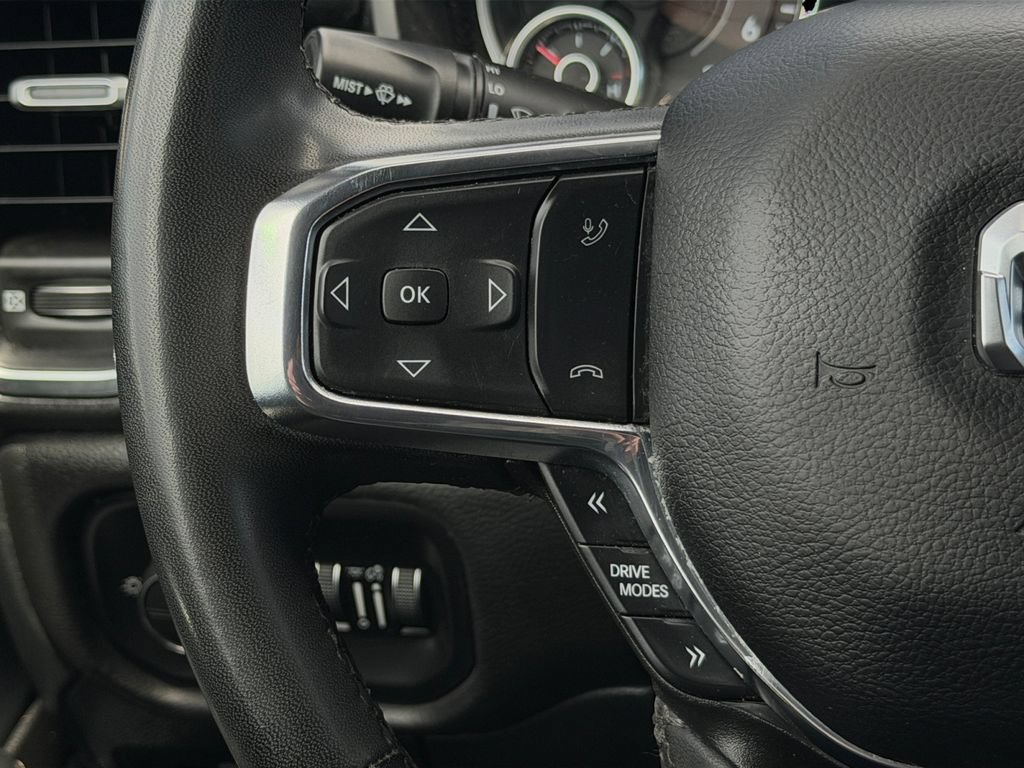 Used 2025 RAM 1500 Laramie AWD/4WD image 12