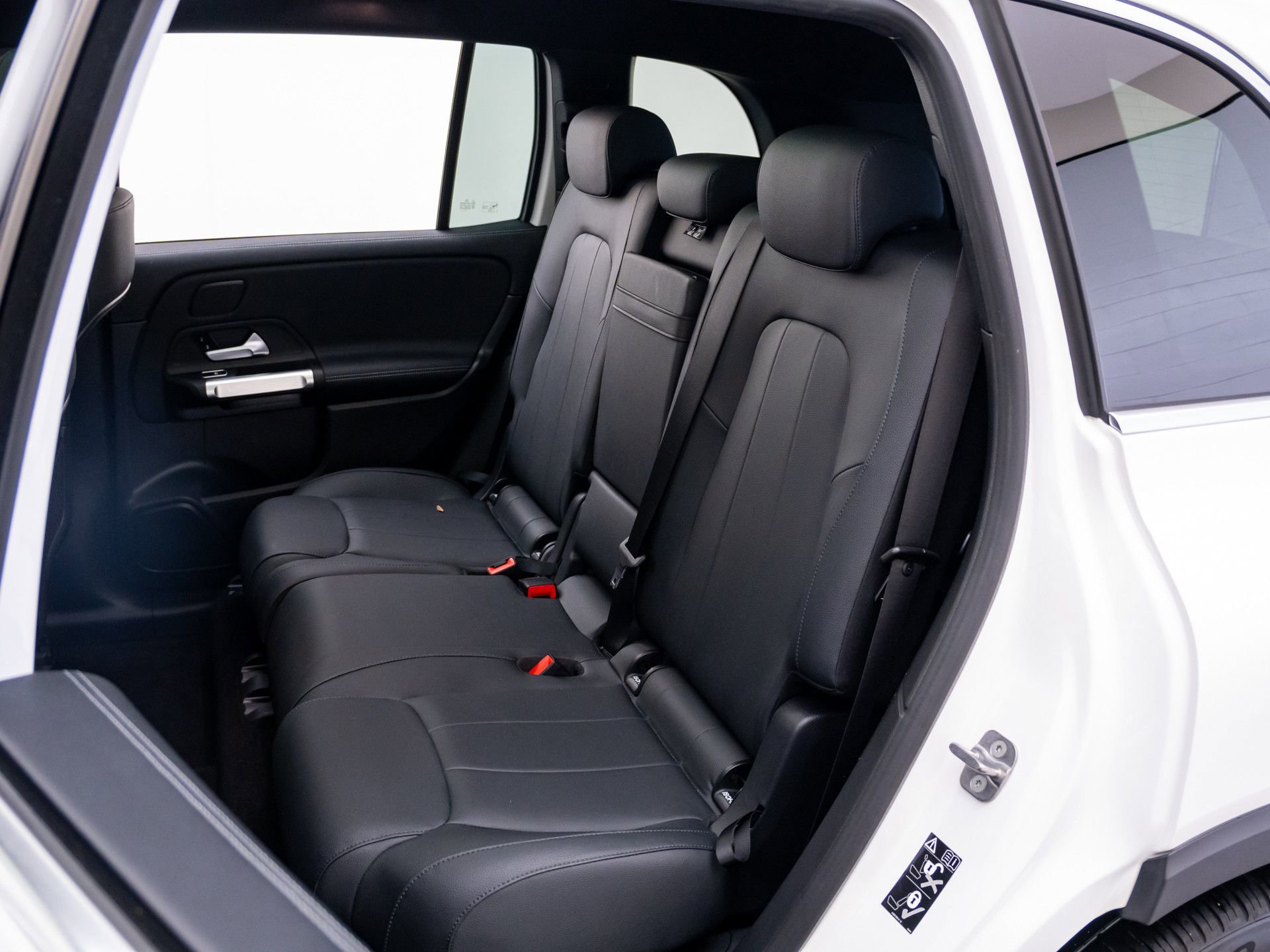 Used 2023 Mercedes-Benz EQB 300 4MATIC image 19