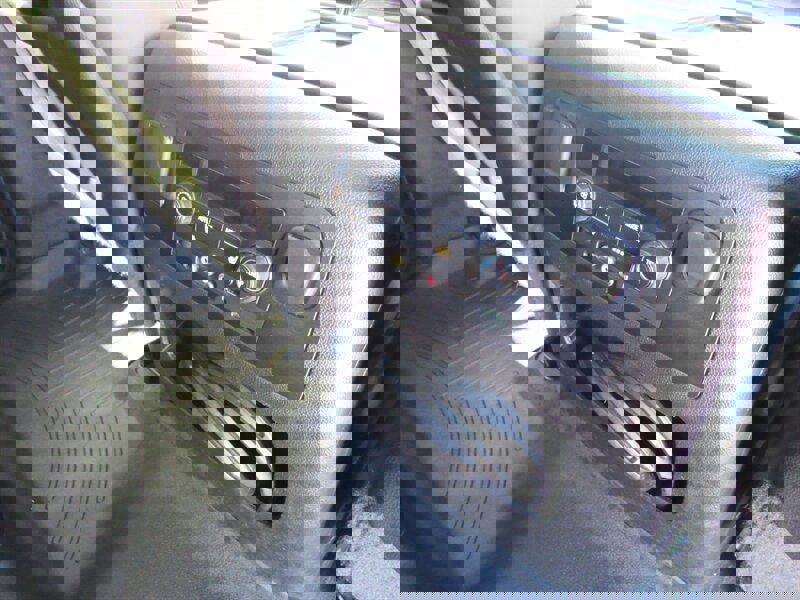 Used 2015 GMC Yukon XL SLT w/ Open Road Package image 18