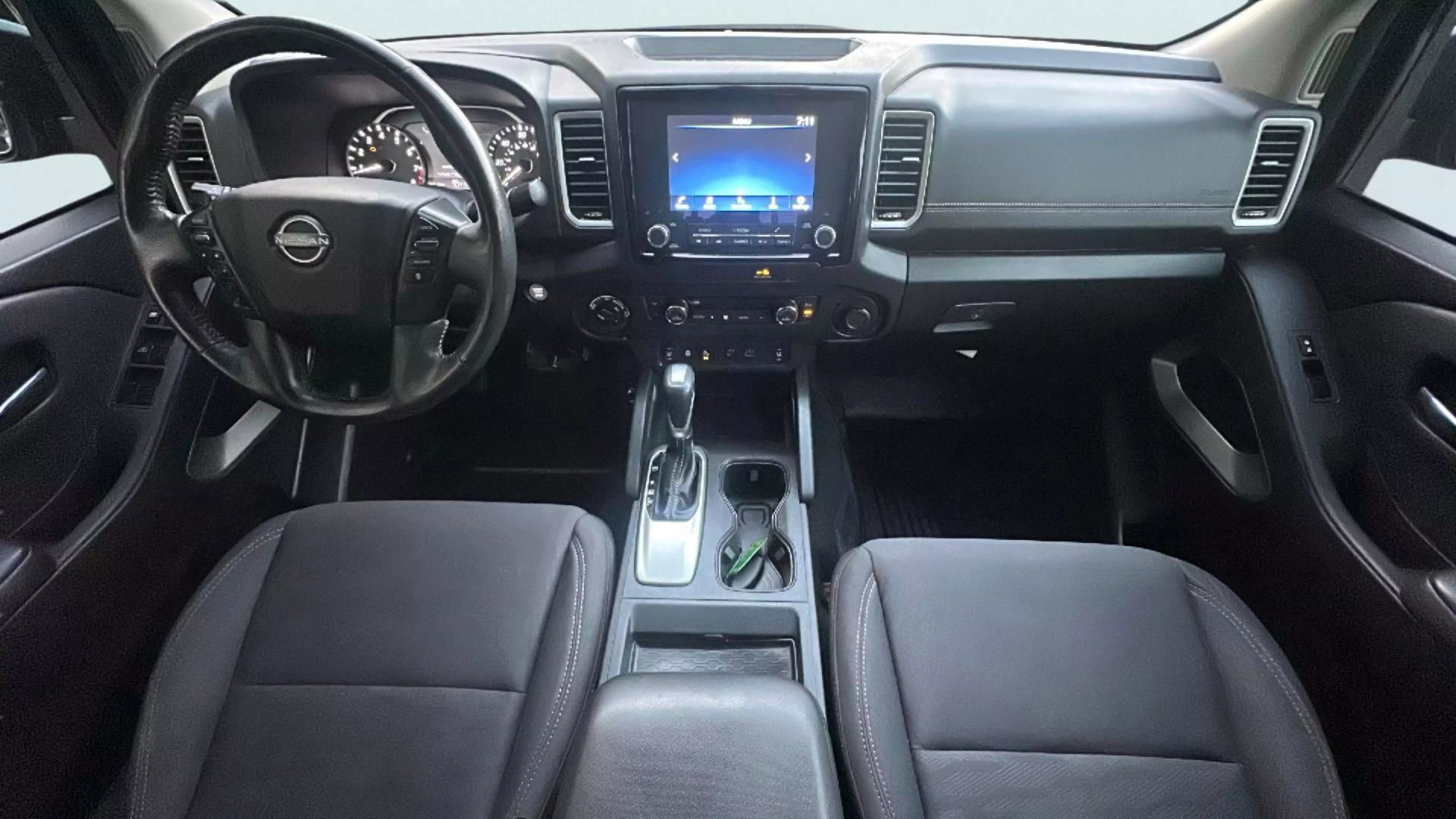 Used 2022 Nissan Frontier SV image 9