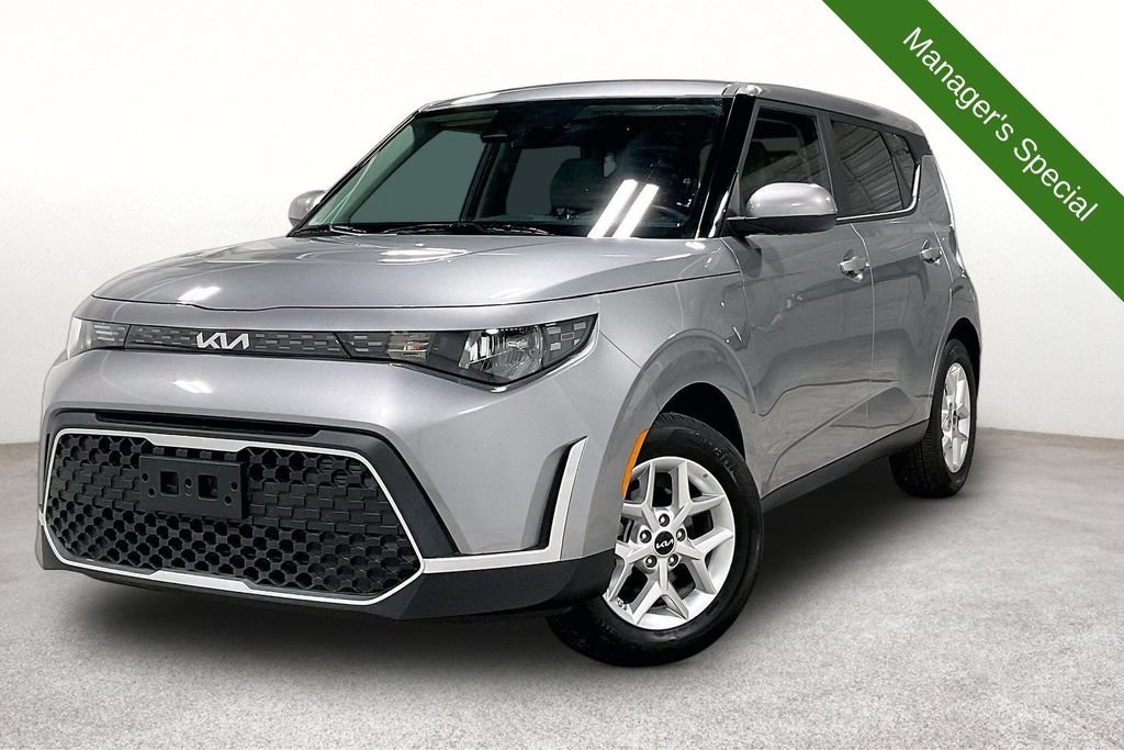 Used 2025 Kia Soul LX w/ LX Technology Package FWD image 14