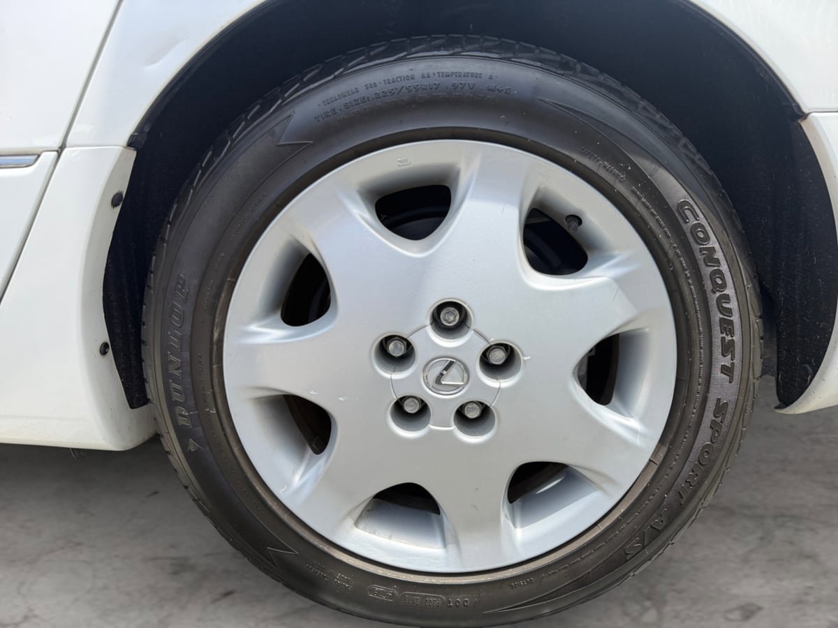 Used 2003 Lexus LS 430 RWD image 9