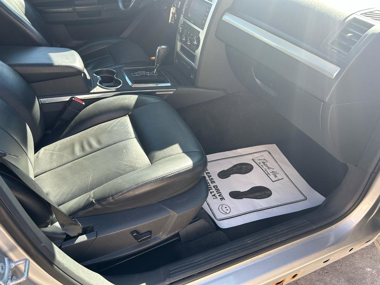 Used 2010 Chrysler 300 Touring RWD image 12