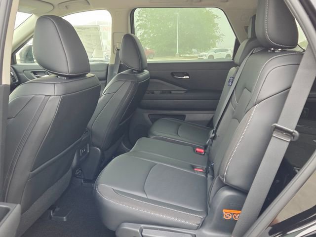 New 2026 Nissan Pathfinder SL image 6