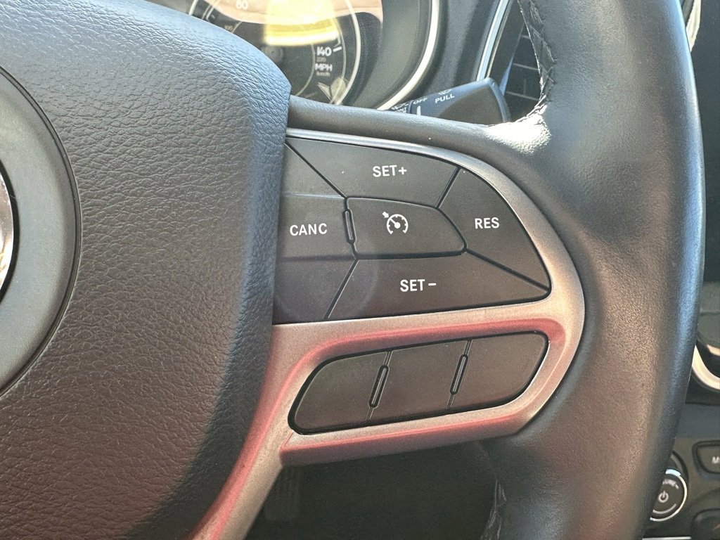 Used 2020 Jeep Cherokee Limited image 24