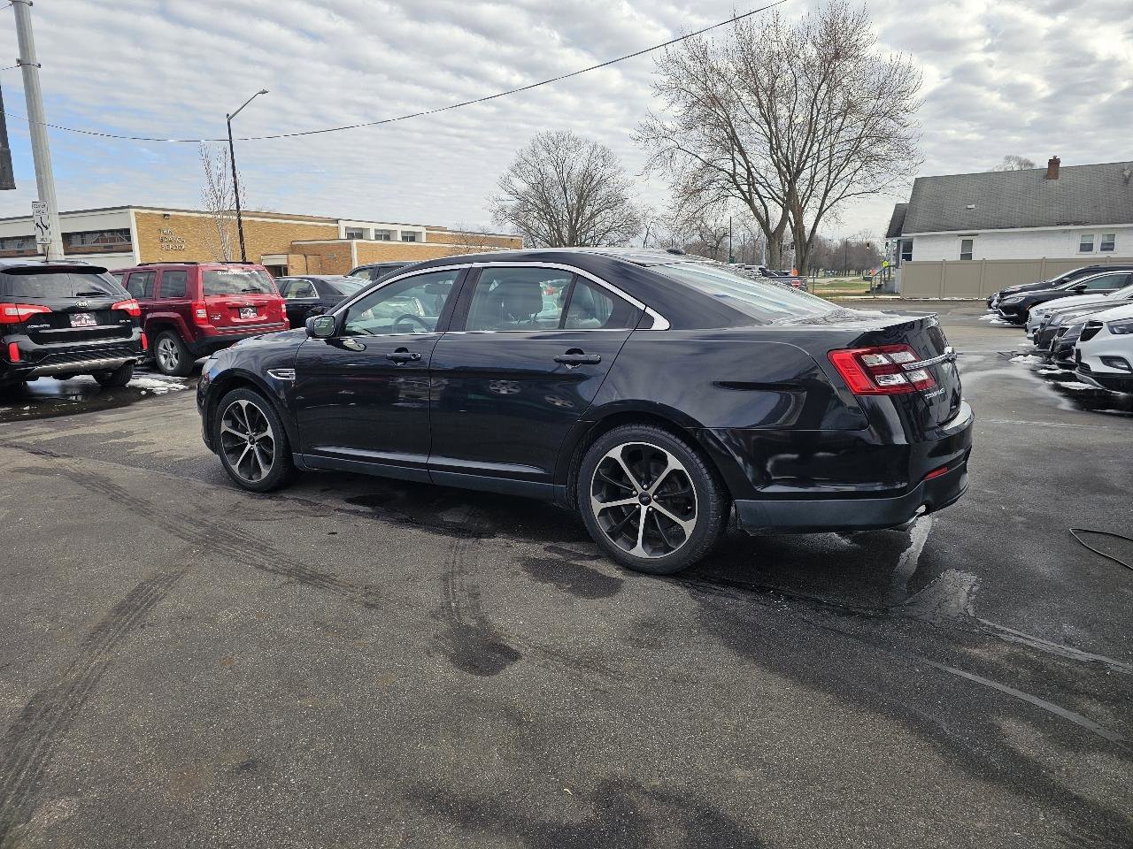 Used 2014 Ford Taurus SEL w/ Equipment Group 201A image 7