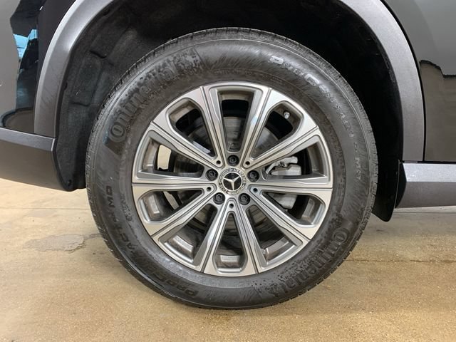 Used 2025 Mercedes-Benz GLC 300 4MATIC image 38