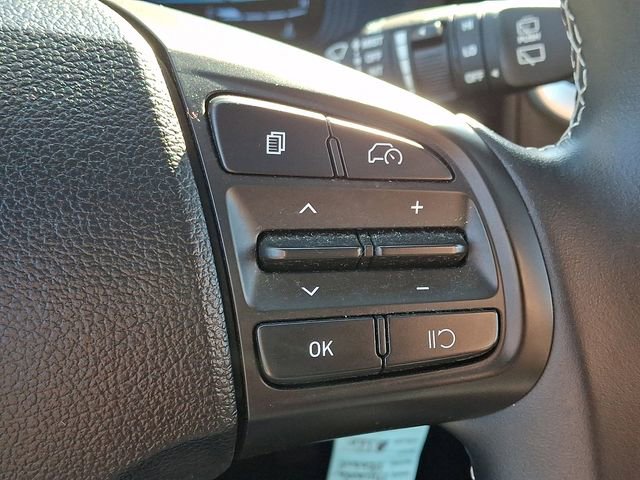 Used 2023 Hyundai Venue SEL w/ Cargo Package FWD image 22