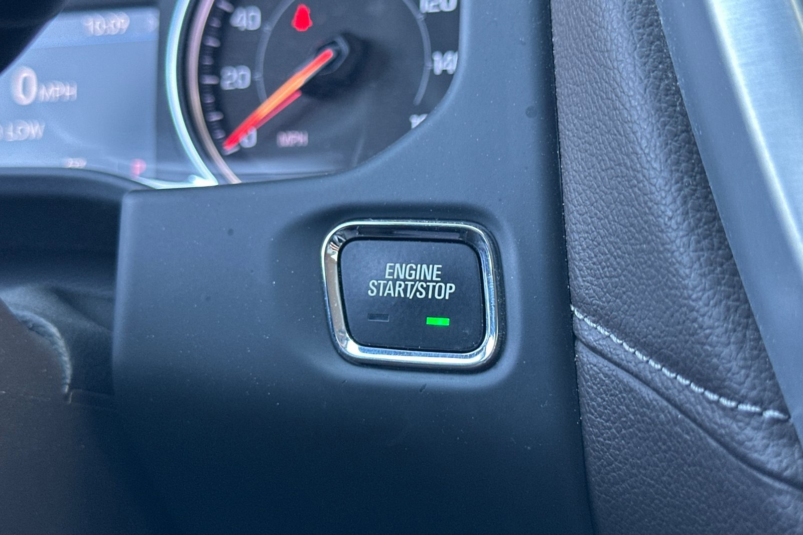 Used 2023 GMC Acadia SLT image 36