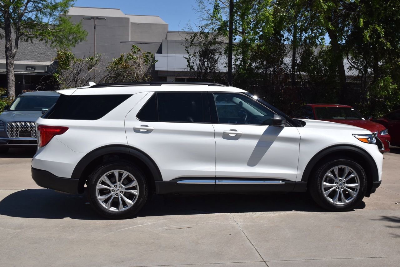 Used 2023 Ford Explorer XLT w/ Equipment Group 202A AWD/4WD image 6