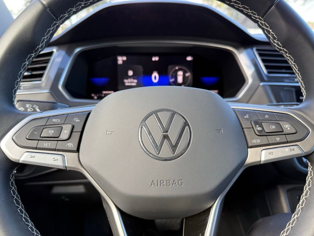 Used 2023 Volkswagen Tiguan SE image 18
