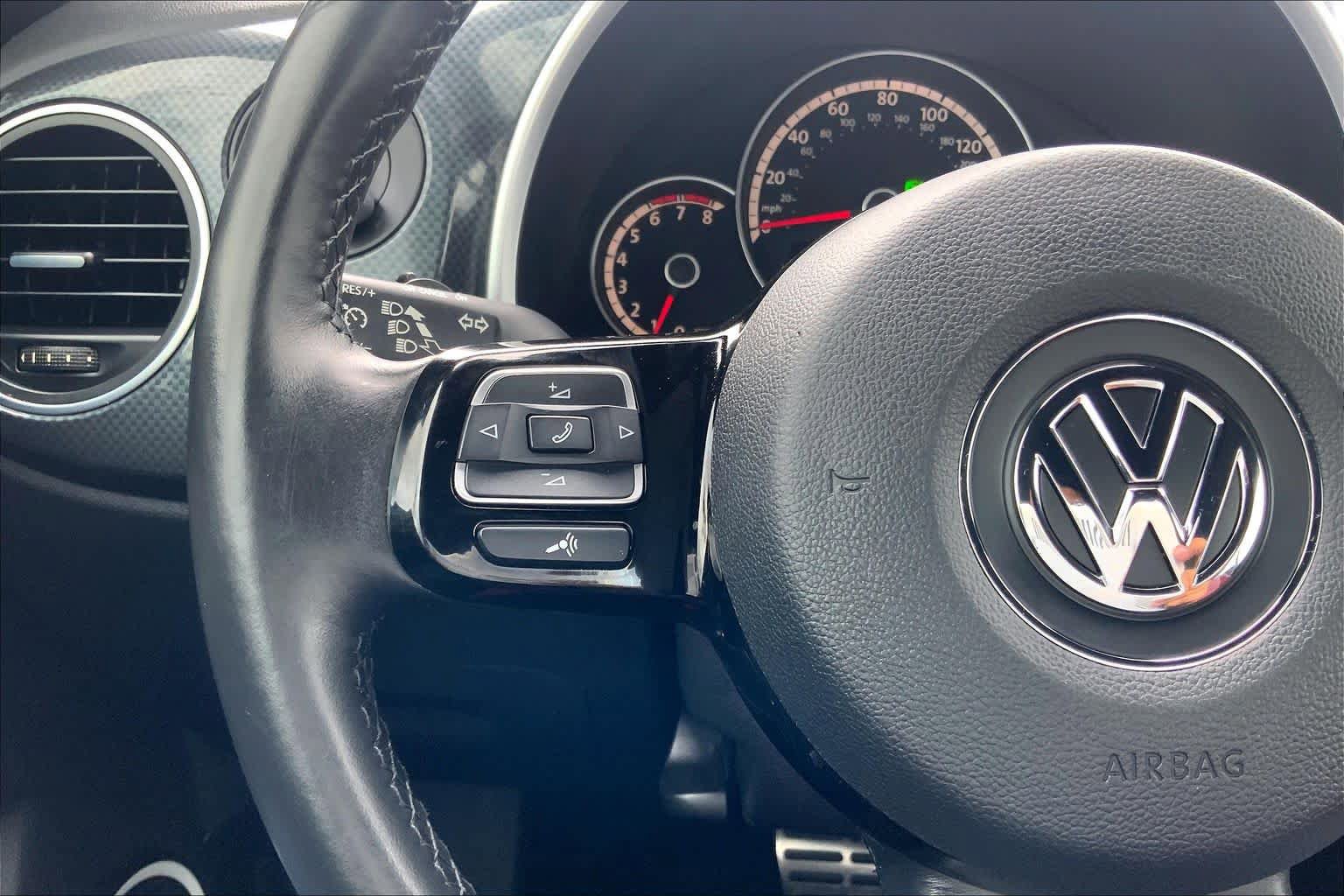 Used 2013 Volkswagen Beetle 2.0T FWD image 20