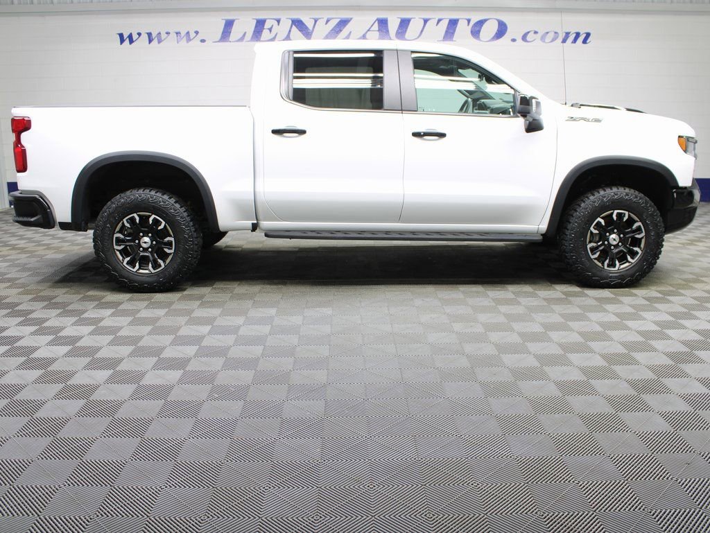 Used 2023 Chevrolet Silverado 1500 ZR2 w/ Technology Package AWD/4WD image 2