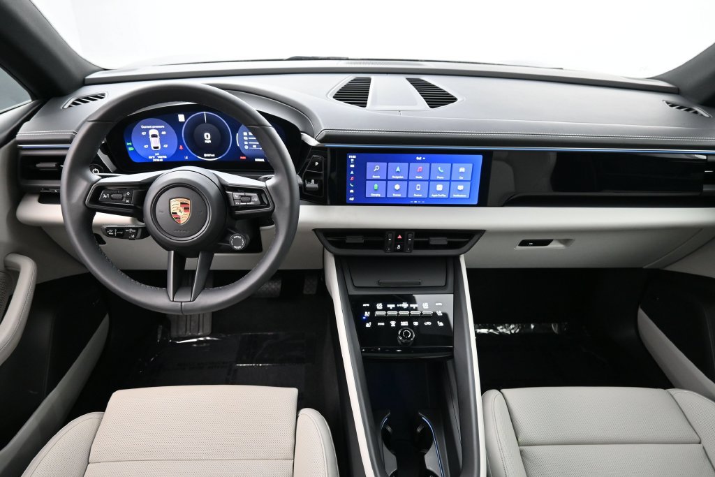 Certified 2025 Porsche Macan Electric RWD image 6
