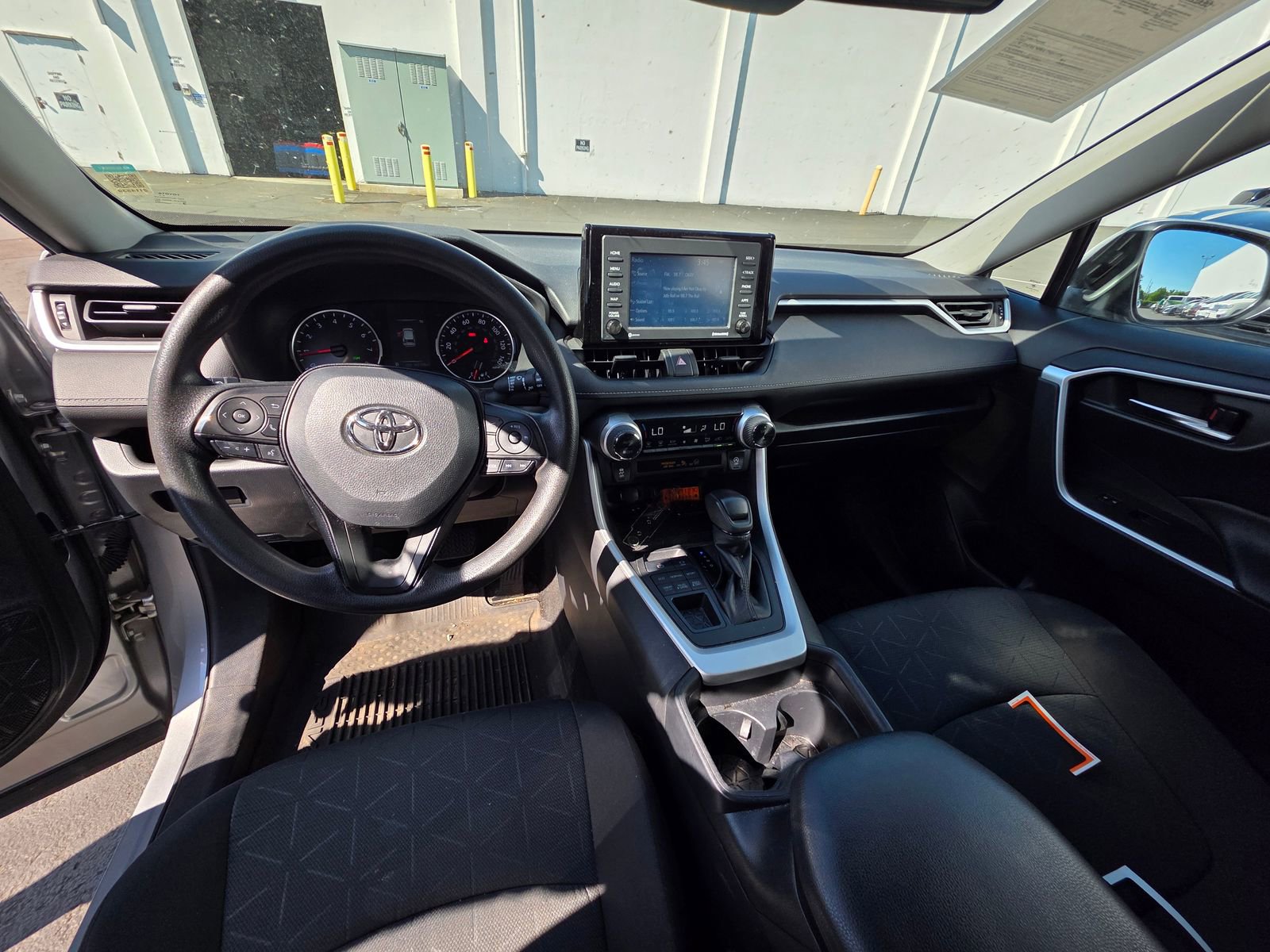 Used 2021 Toyota RAV4 XLE AWD/4WD image 12