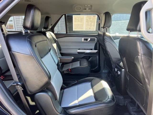 Used 2023 Ford Explorer XLT w/ Equipment Group 202A AWD/4WD image 14