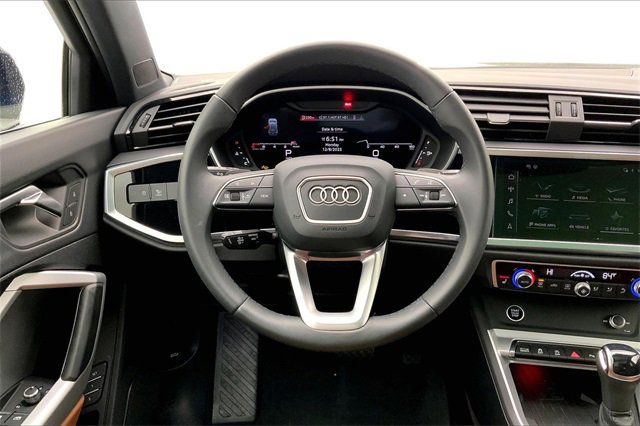 Used 2025 Audi Q3 2.0T Premium Plus image 5