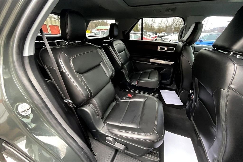 Used 2022 Ford Explorer XLT w/ Equipment Group 202A image 26