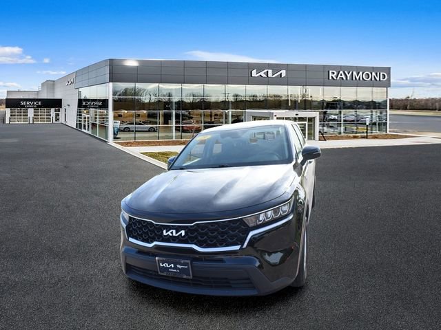 Certified 2023 Kia Sorento LX AWD/4WD image 7