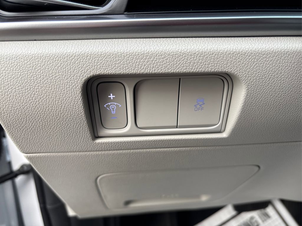 Certified 2025 Kia Sorento S image 38