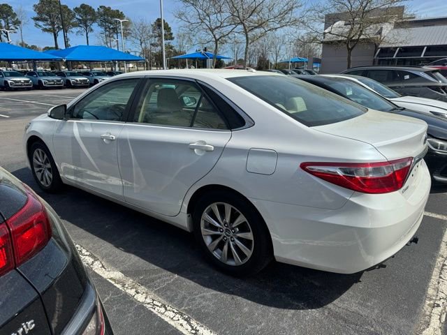 Used 2017 Toyota Camry XLE w/ Moonroof Package image 5