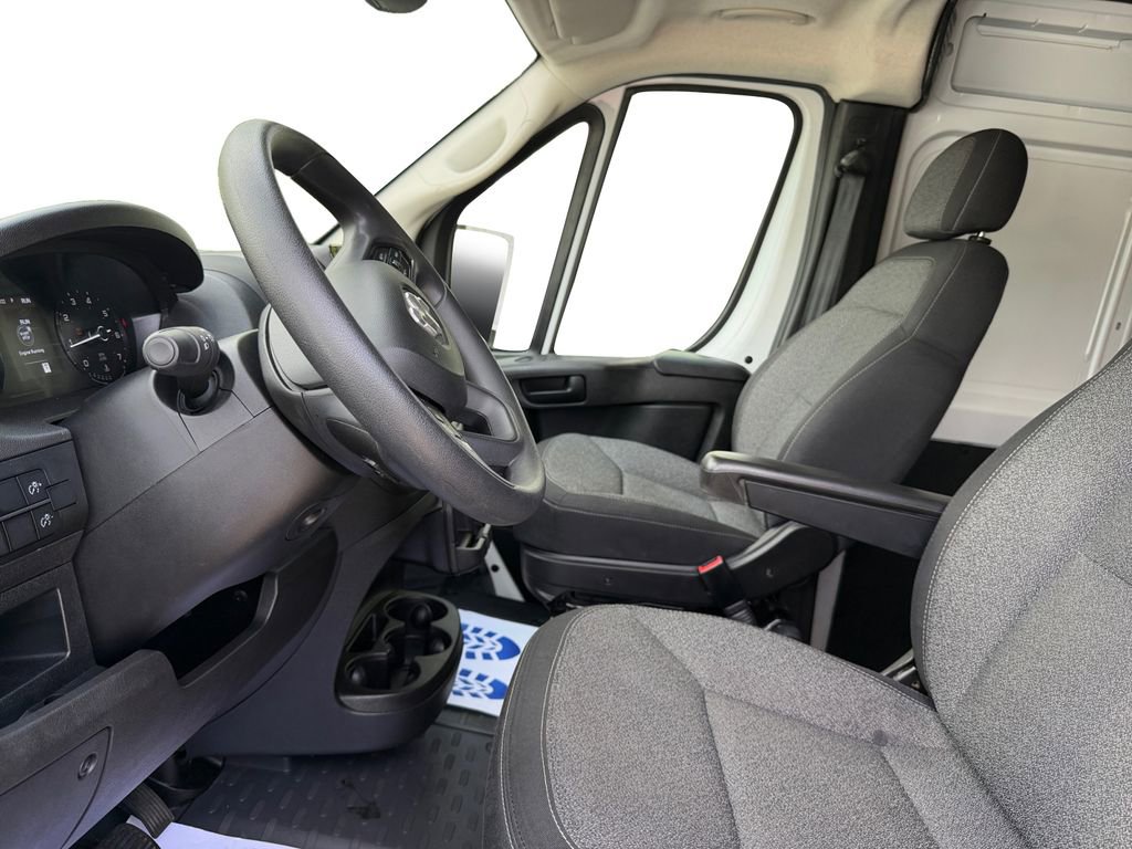 Used 2024 RAM ProMaster 2500 w/ Convenience Group image 9