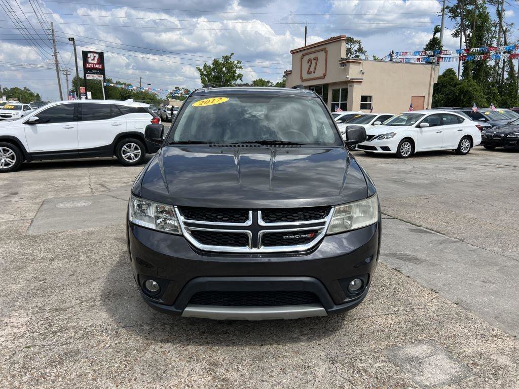 Used 2017 Dodge Journey SXT w/ Comfort/Convenience Group FWD image 2
