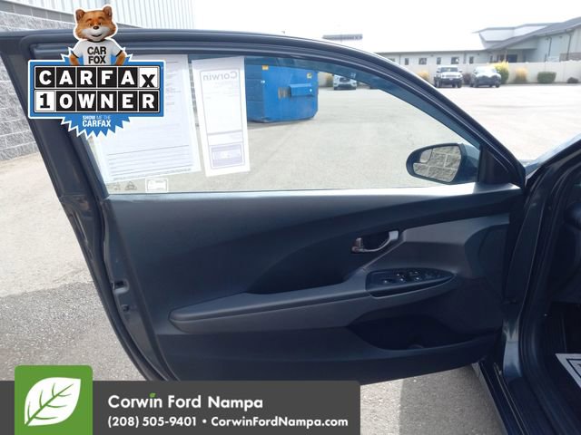 Used 2020 Hyundai Veloster 2.0 image 10