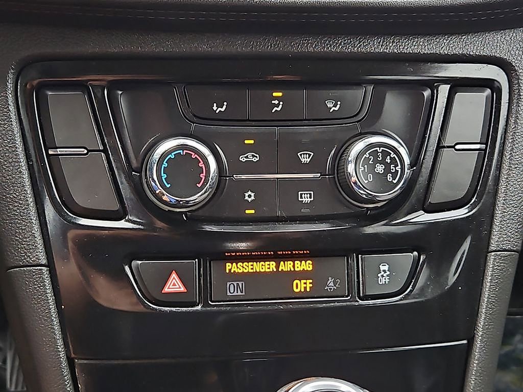 Used 2020 Buick Encore Preferred FWD image 25