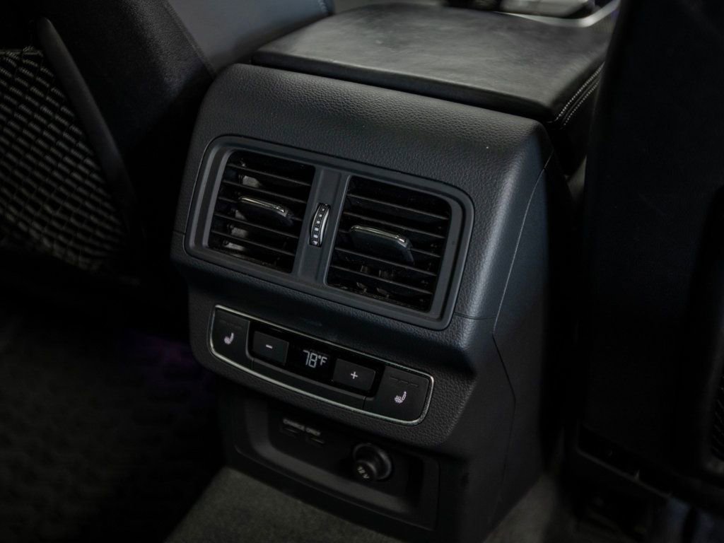 Used 2024 Audi SQ5 Prestige AWD/4WD image 31