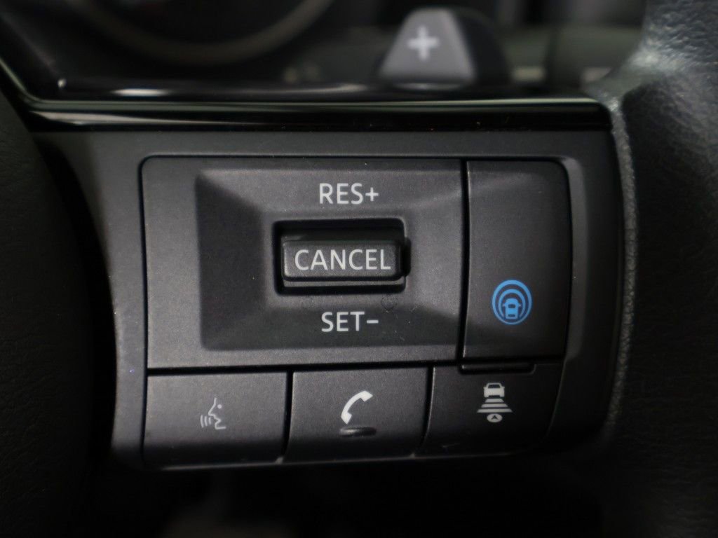 Used 2023 Nissan Rogue SV AWD/4WD image 40