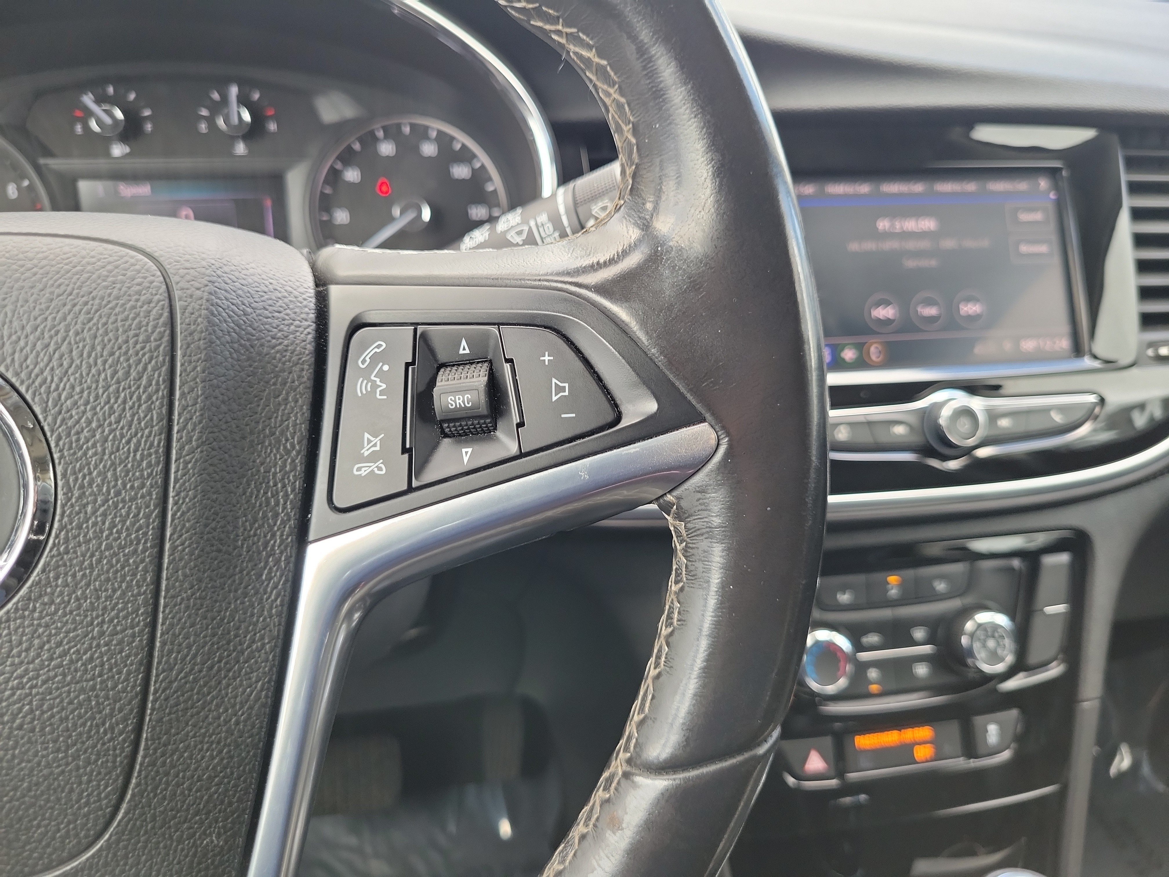 Used 2022 Buick Encore Preferred FWD image 20