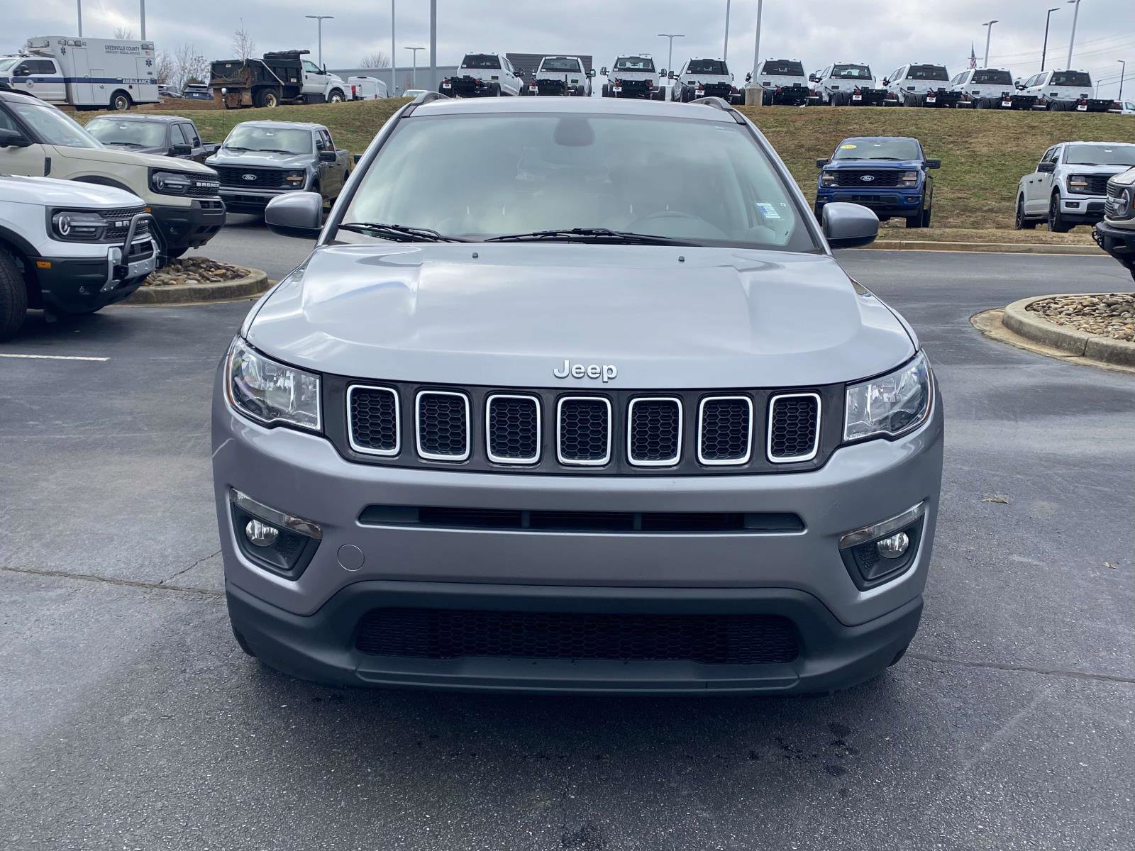 Used 2019 Jeep Compass Latitude video 2