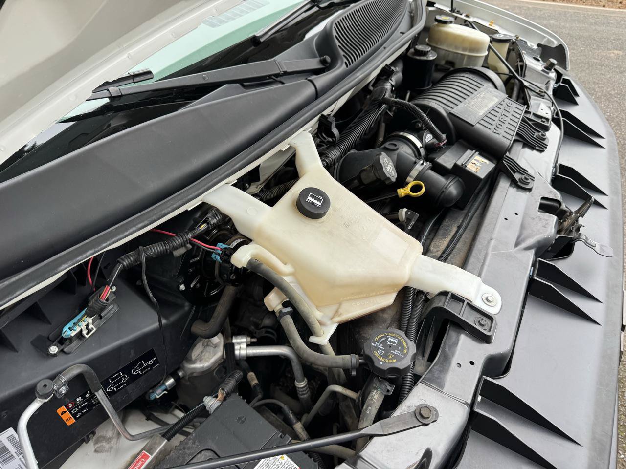 Used 2014 Chevrolet Express 2500 RWD image 40