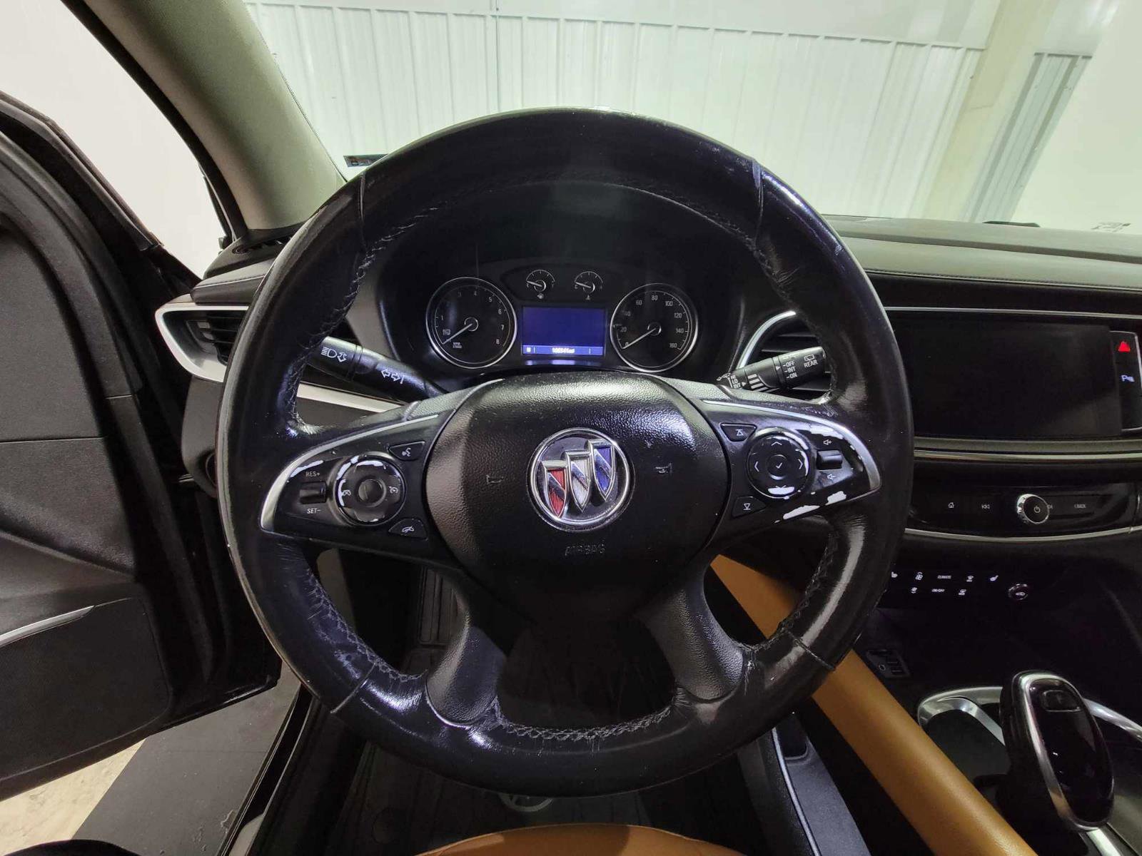 Used 2020 Buick Enclave Essence w/ Sport Touring Edition image 31