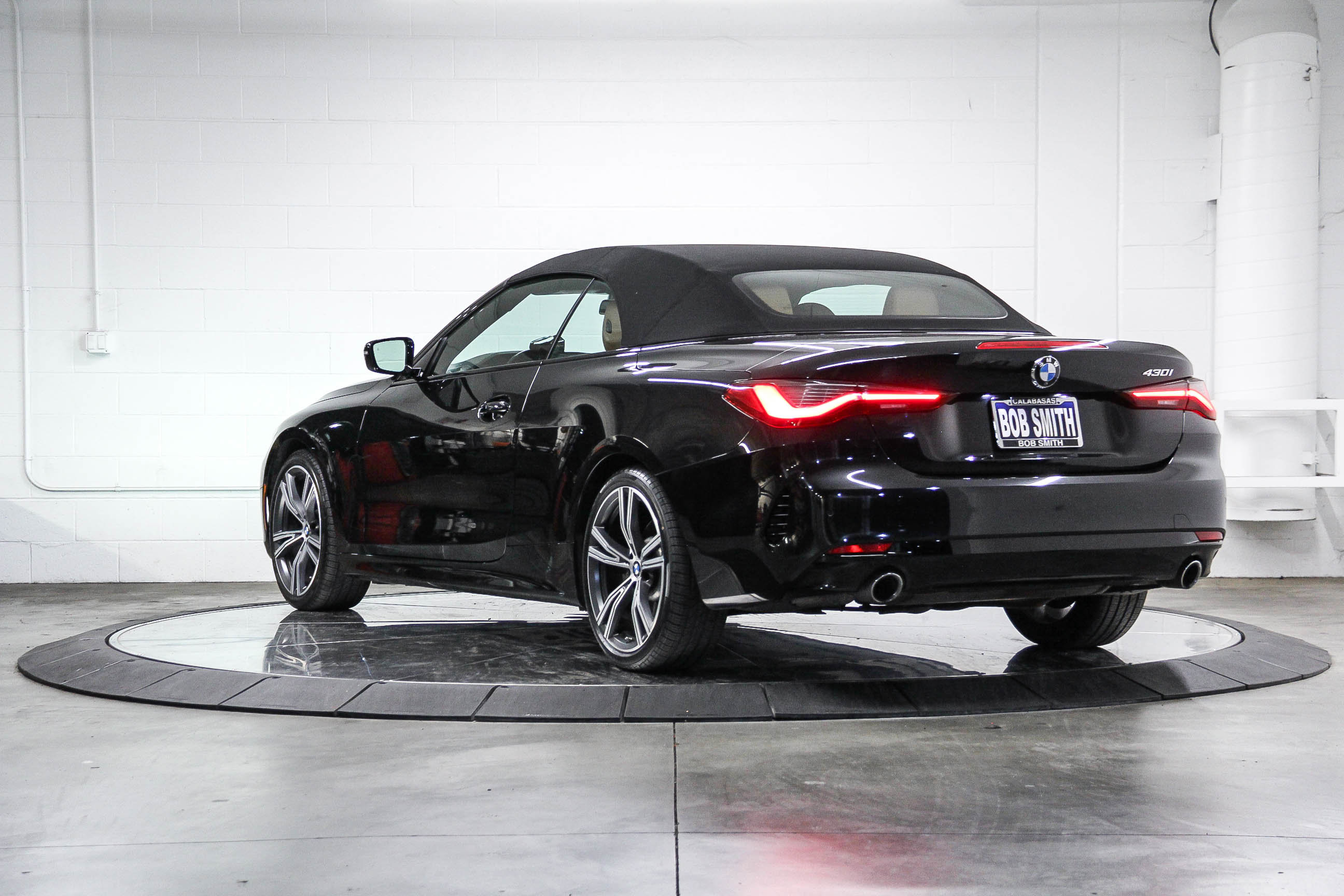 Certified 2023 BMW 430i Convertible w/ Convenience Package image 4