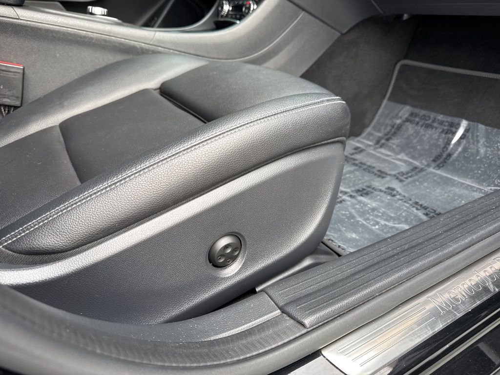 Used 2018 Mercedes-Benz GLA 250 4MATIC image 38