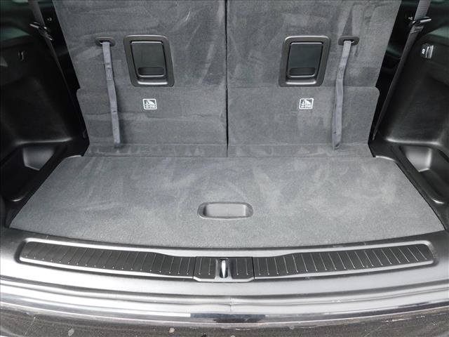 Used 2025 Jeep Grand Cherokee L Limited w/ Black Appearance Package AWD/4WD image 10