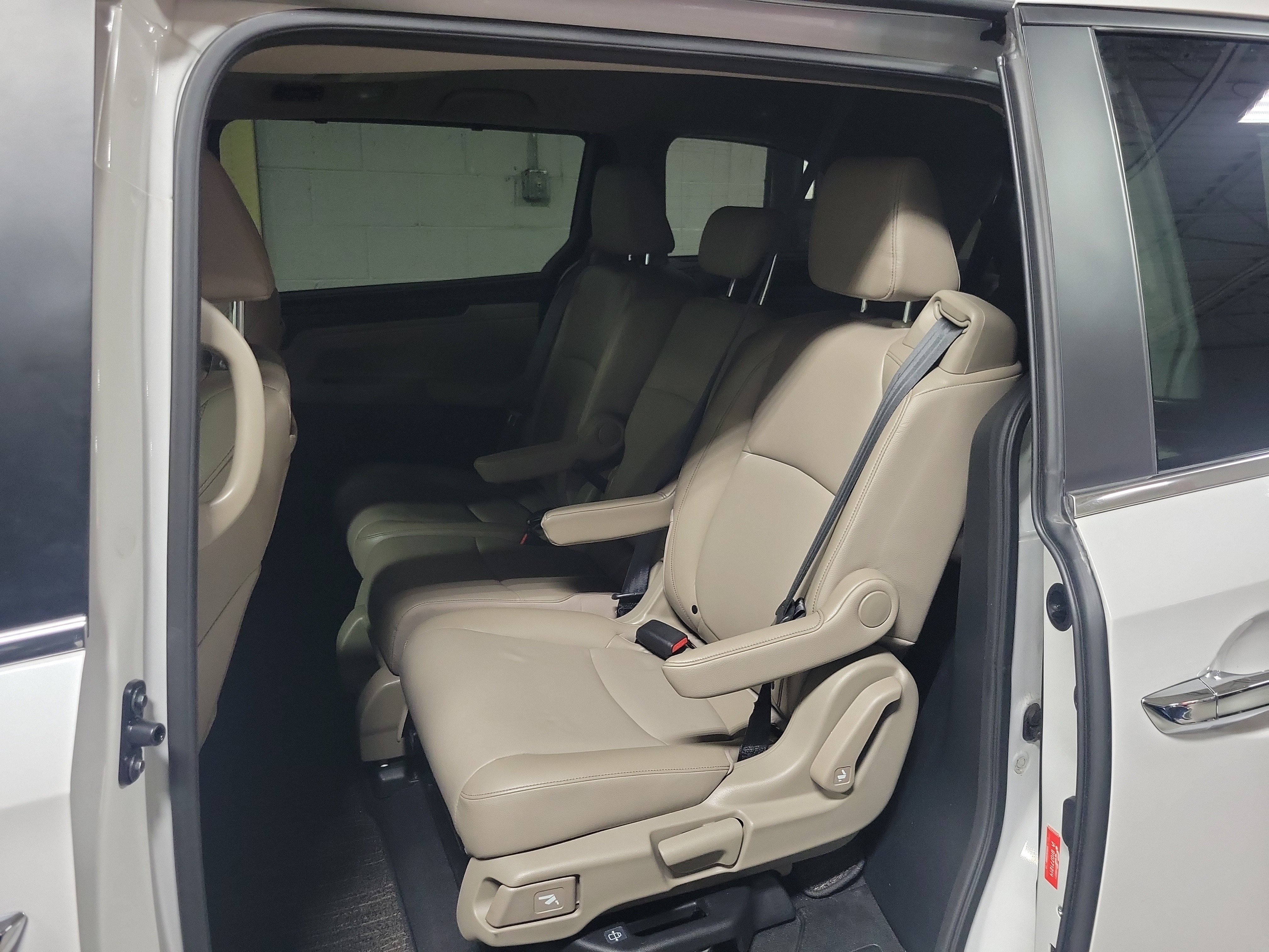 Certified 2023 Honda Odyssey Touring image 11