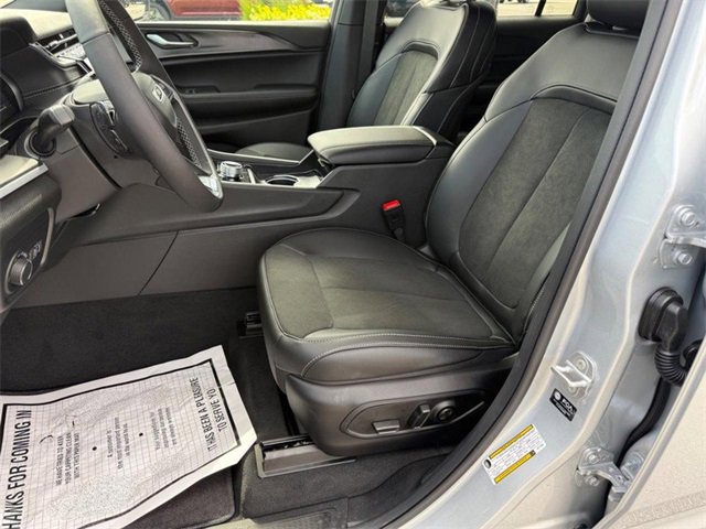 New 2025 Jeep Grand Cherokee L Altitude image 37