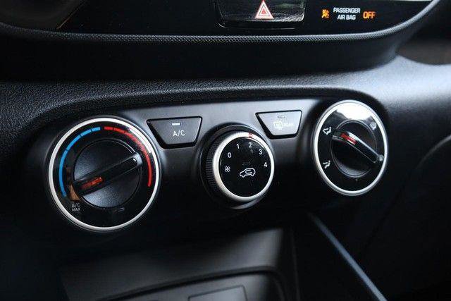 Used 2021 Hyundai Venue SE FWD image 13
