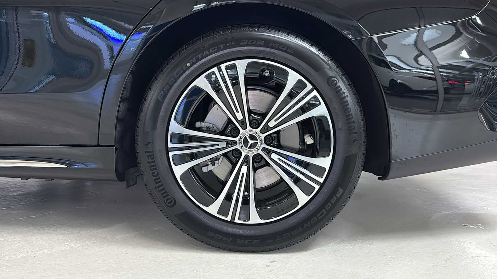 New 2026 Mercedes-Benz E 350 4MATIC Sedan image 11