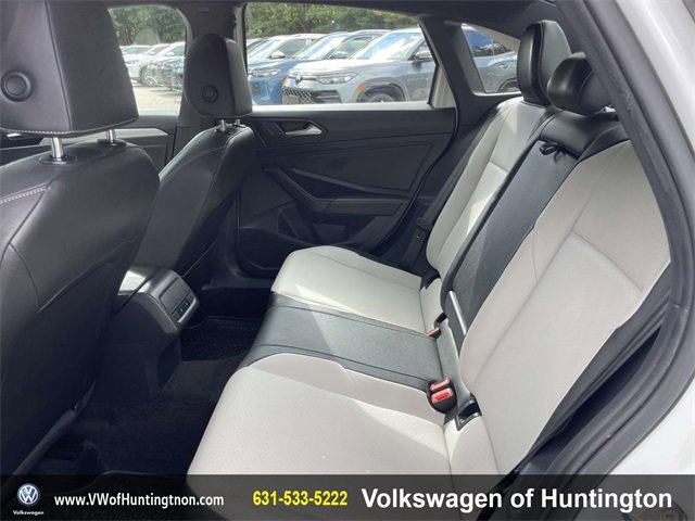 Certified 2019 Volkswagen Jetta R-Line w/ R-Line Cold Weather Package image 9