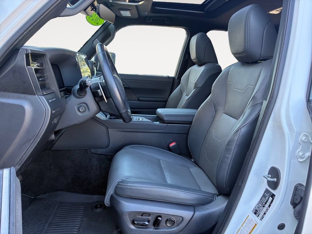 Used 2024 Lexus GX 550 w/ Accessory Package (2T) AWD/4WD image 9