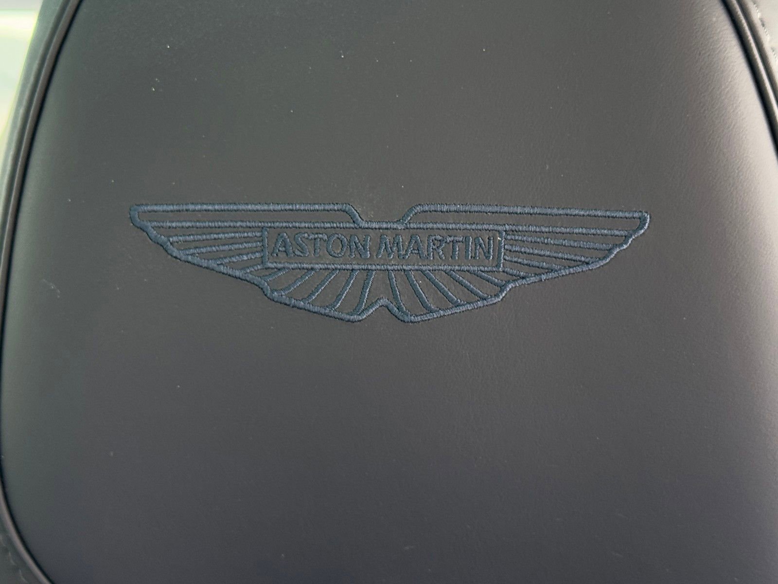 New 2025 Aston Martin Vanquish V12 image 5