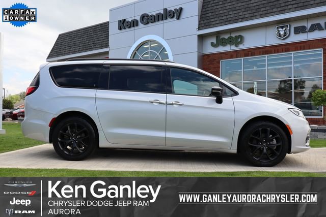 Used 2024 Chrysler Pacifica Limited w/ S Appearance Package